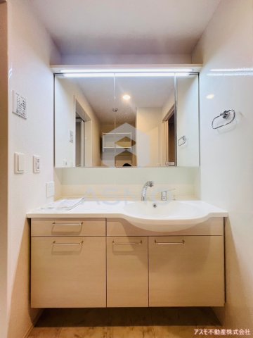 洗面設備　同マンション別部屋　参考写真