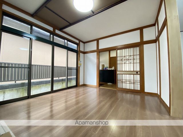 若林1丁目佐藤貸家の居間写真