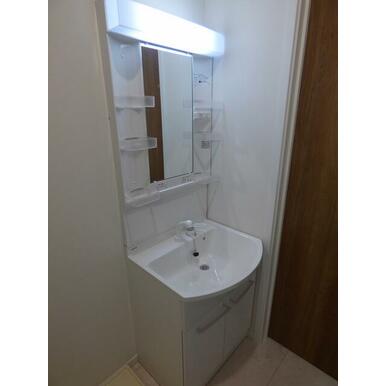 洗面設備　別部屋参考写真です