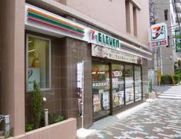 コンビニ　セブンイレブン 新宿山吹町店（コンビニ）まで28m