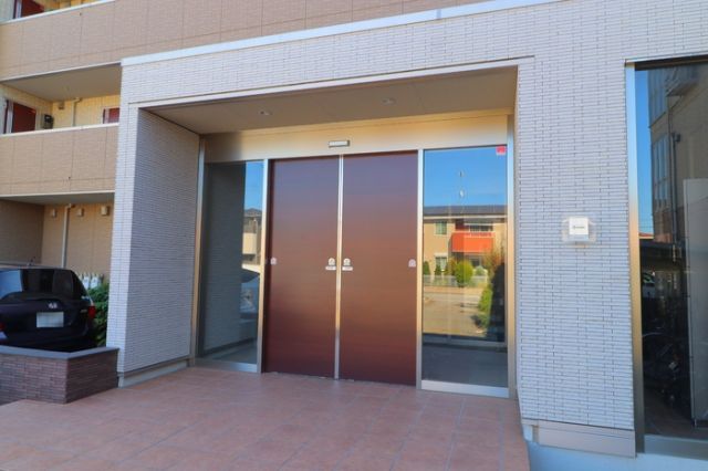 ガレリア西大宮の玄関写真