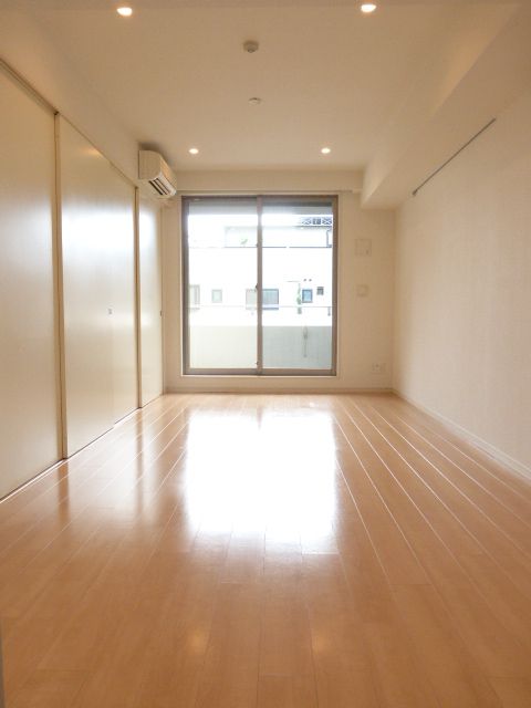レジディア西麻布の居間写真