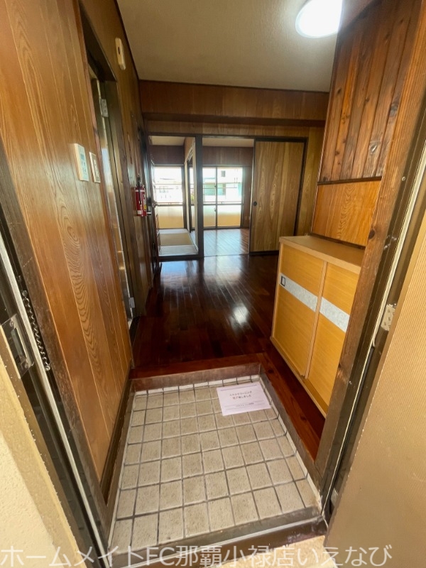 第1小那覇マンションの玄関写真