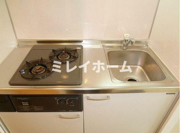 キッチン　同建物内、別のお部屋の参考写真になります。