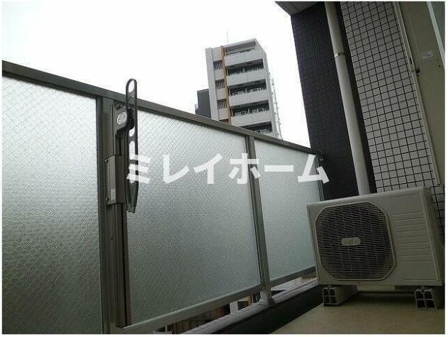 バルコニー　同建物内、別のお部屋の参考写真になります。