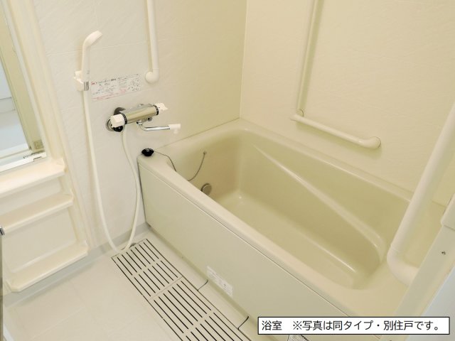 フロール横浜入江町第2の風呂写真