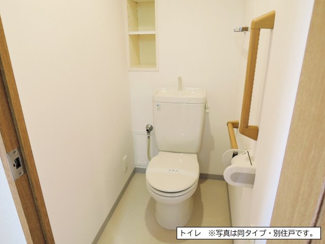 フロール横浜入江町第2のトイレ写真