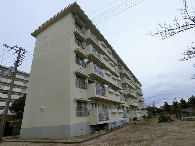 明舞第1団地1号棟の外観写真
