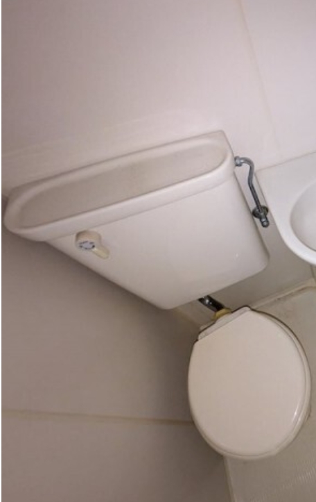 東急目黒線 西小山駅 徒歩8分 2階建 築37年のトイレ写真