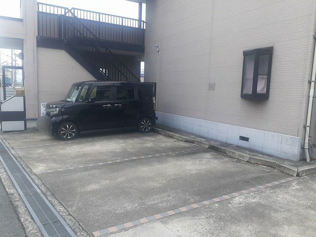 駐車場　駐車場完備です