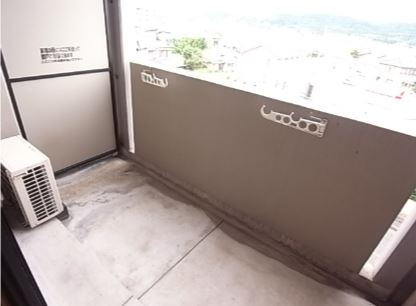 バルコニー　外からの目が気にならないバルコニーで洗濯物が干せます