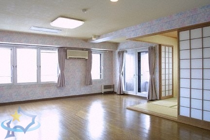 ビッグパレス西線WESTの居間写真