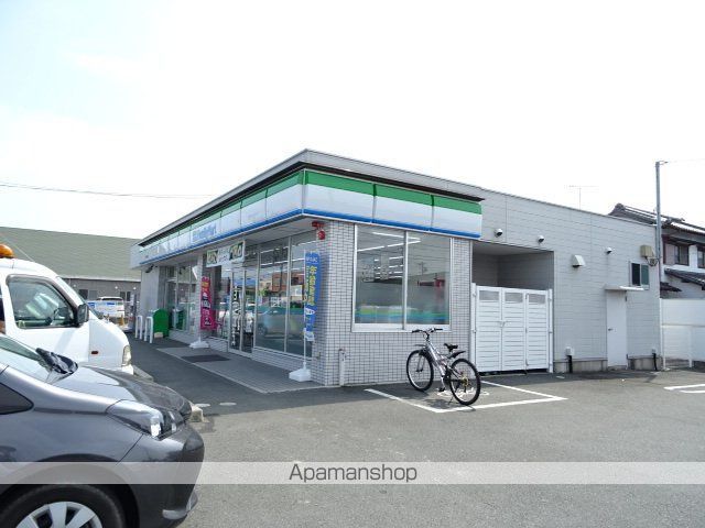 コンビニ　ファミリーマート（コンビニ）まで644m