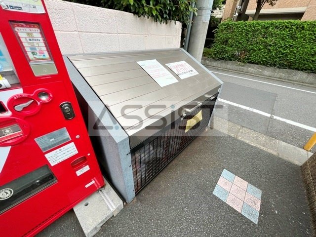 東急東横線 都立大学駅 徒歩18分 3階建 築23年の外観写真