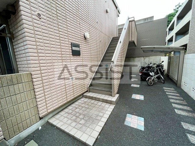 東急東横線 都立大学駅 徒歩18分 3階建 築23年の外観写真