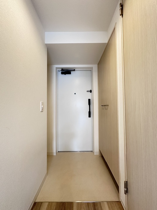 メイクスアート名駅WESTの玄関写真