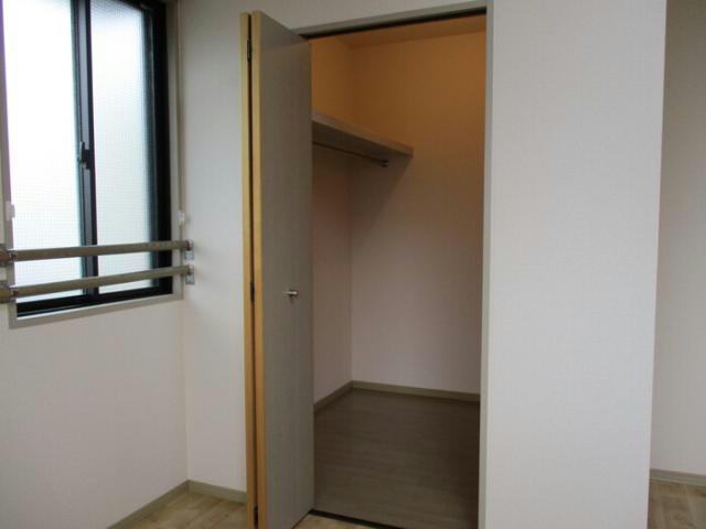 ＪＲ東海道本線 三島駅 バス乗車時間：20分 最寄りバス停で下車 徒歩2分 3階建 築27年の内装写真