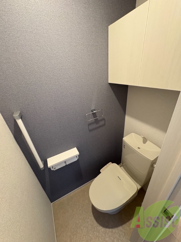 トイレ　トイレはウォシュレット機能付きです。安心して使用できますね。