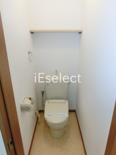 トイレ　棚付トイレ