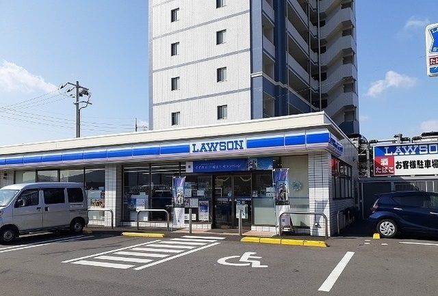 コンビニ　ローソン（コンビニ）まで500m