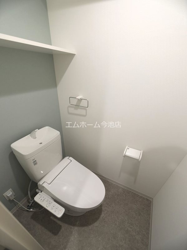 トイレ　温水洗浄便座付トイレ