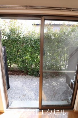 バルコニー　広いテラス付きです。」