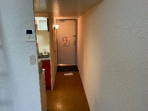 レオパレスマツナミの玄関写真