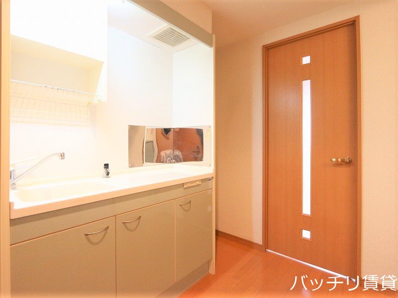 キッチン　同室タイプ掲載のため、現況を優先します。