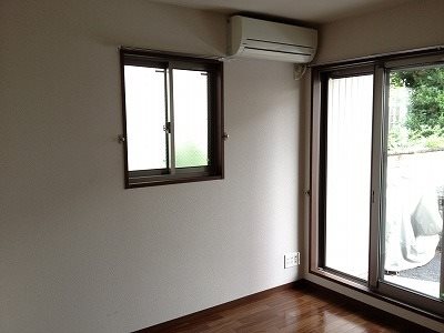 居室・リビング　日当たり良好の明るいお部屋です。