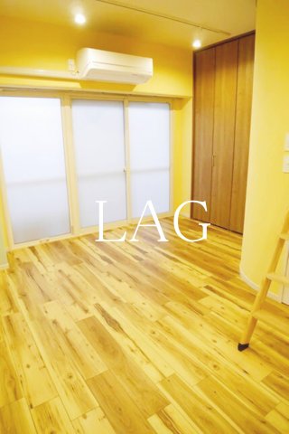 早稲田鶴巻マンションの居間写真