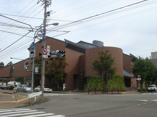 図書館　金沢市立泉野図書館（図書館）まで1033m