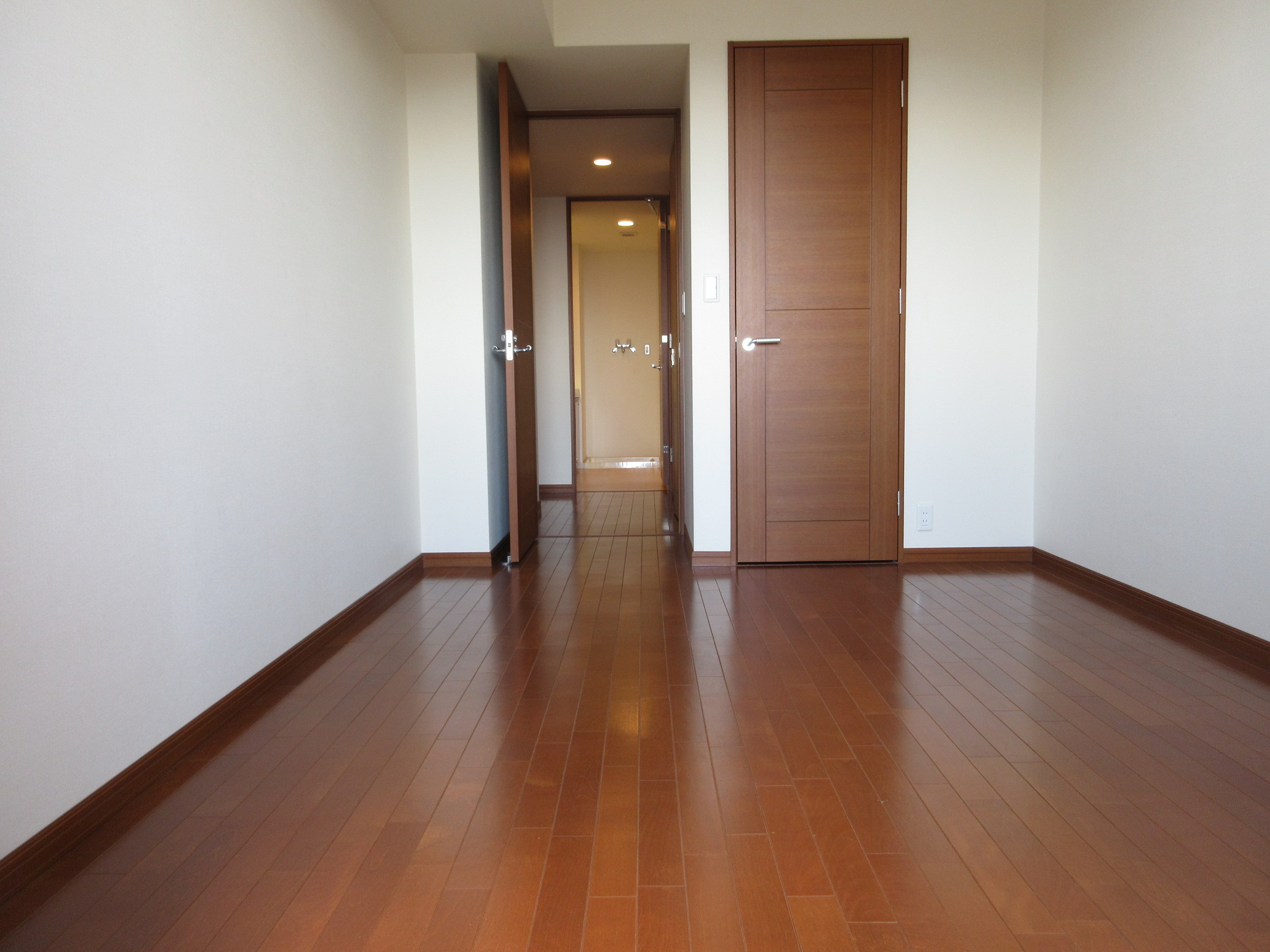 その他部屋・スペース　室内はリフォーム前の写真です。