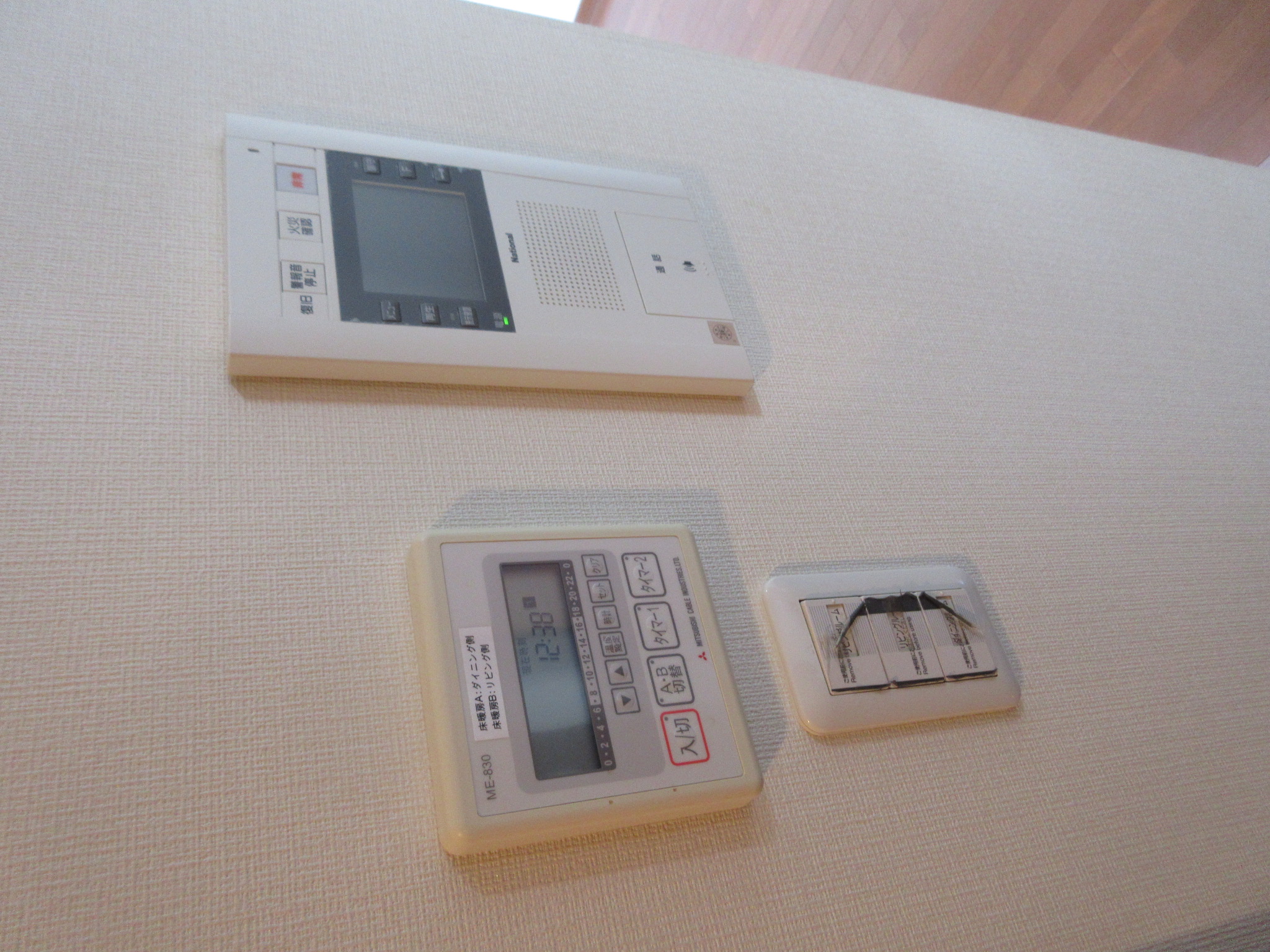 セキュリティ　室内はリフォーム前の写真です。