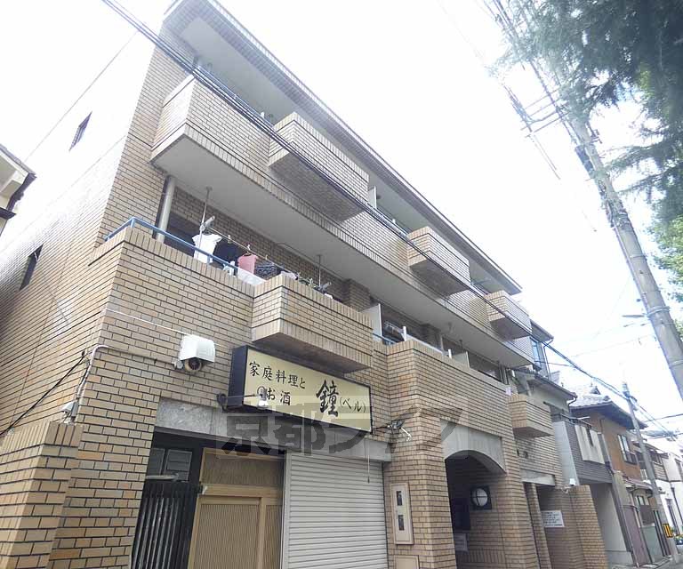 京都市中京区西ノ京勧学院町のマンションの建物外観