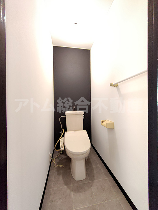 トイレ　嬉しいウォシュレット付です。