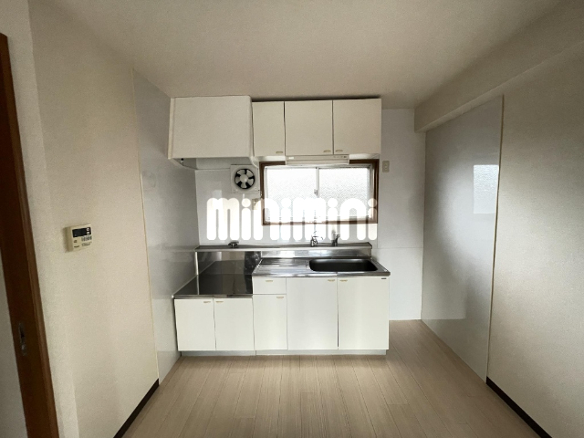 キッチン　キッチンに窓があります