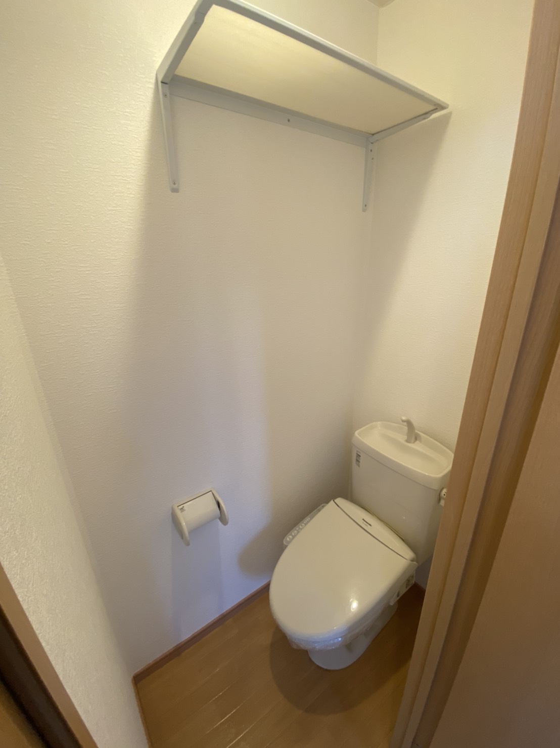 トイレ　類似部屋の写真です。現状優先します。