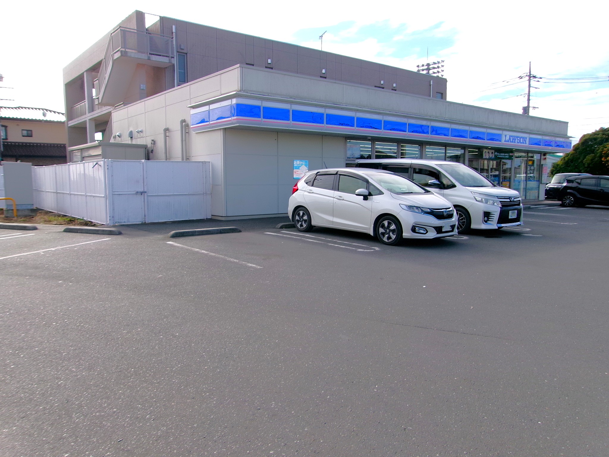 コンビニ　ローソンひたちなか北中根店（コンビニ）まで205m
