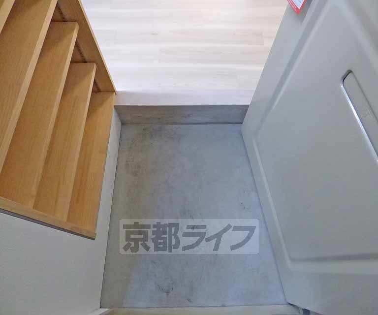 【マンション和田の玄関】