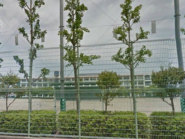 【浜松市中央区三幸町のアパートの小学校】