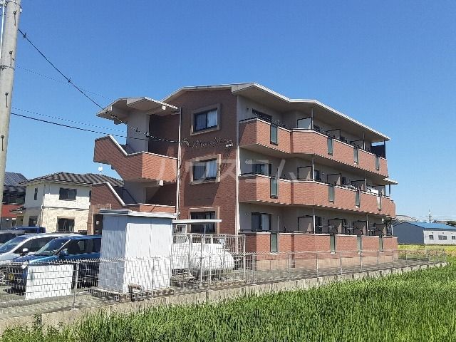 【磐田市草崎のマンションの建物外観】