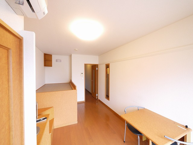 その他部屋・スペース　開放的な寝室です