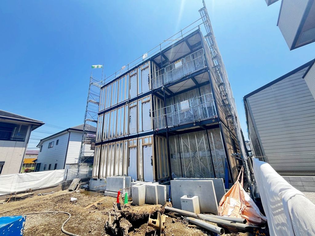 【横浜市港北区鳥山町のアパートの建物外観】