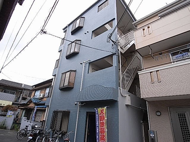 【プレステージ寝屋川の建物外観】