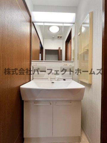 【ふぁみーゆ寝屋川セントラルパークA棟の洗面設備】