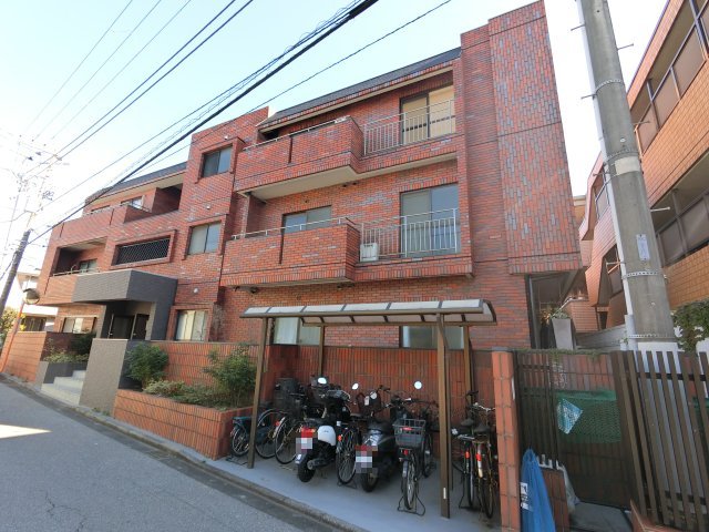 習志野市津田沼のマンションの建物外観