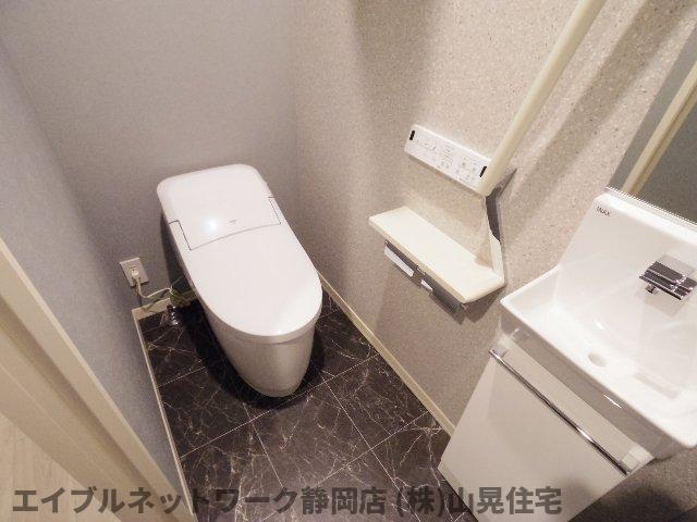 トイレ　シンプルで使いやすいトイレです