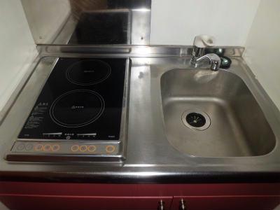 キッチン　２口電気コンロ付きミニキッチン。