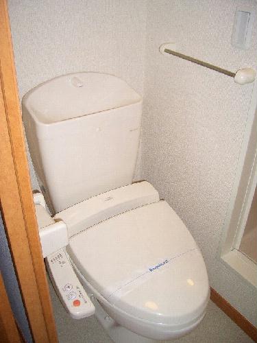 トイレ　温水洗浄便座付き