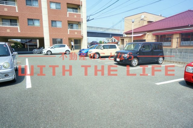 駐車場　駐車場完備です